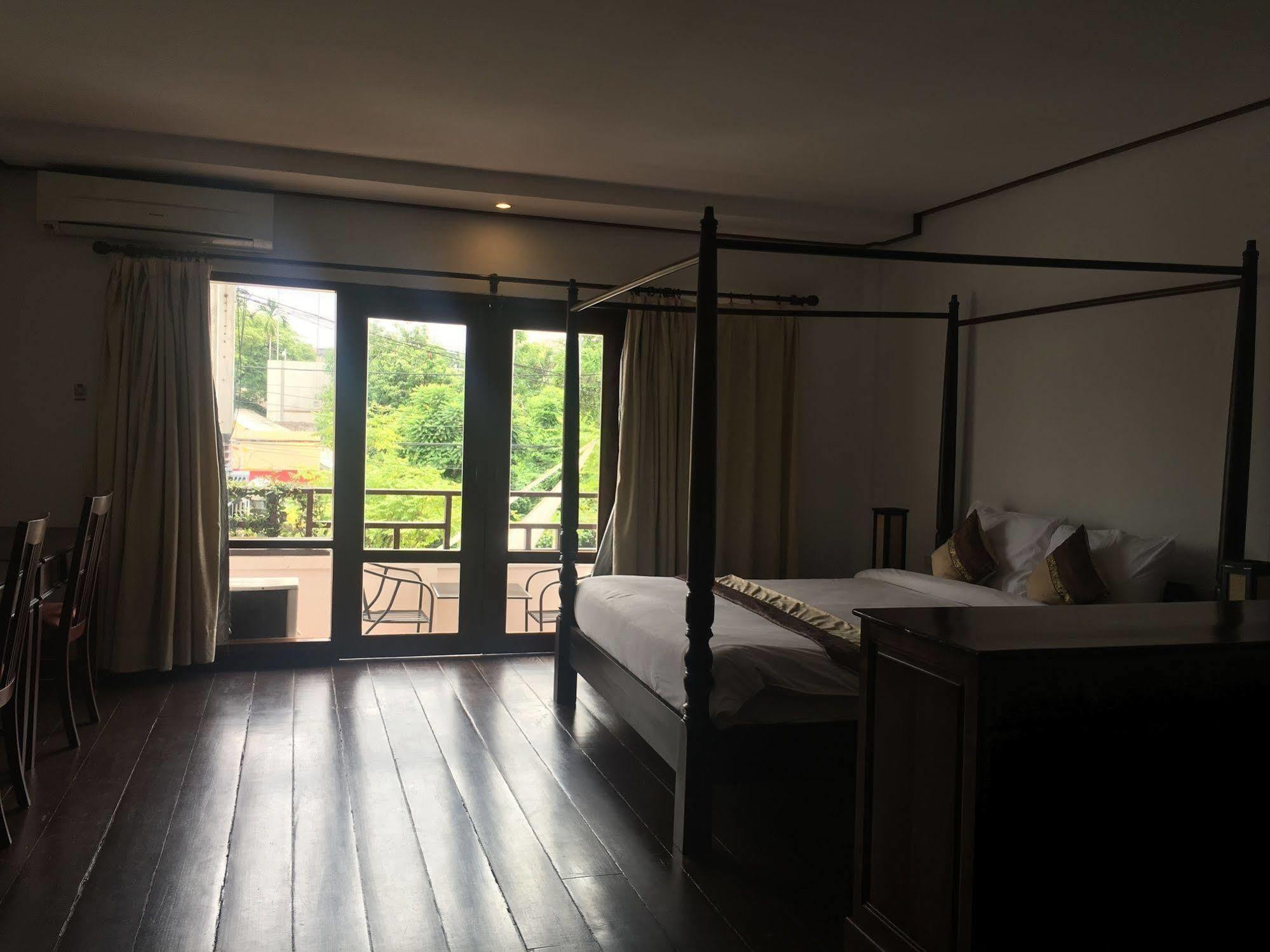 Av Hotel В'єнтьян Екстер'єр фото