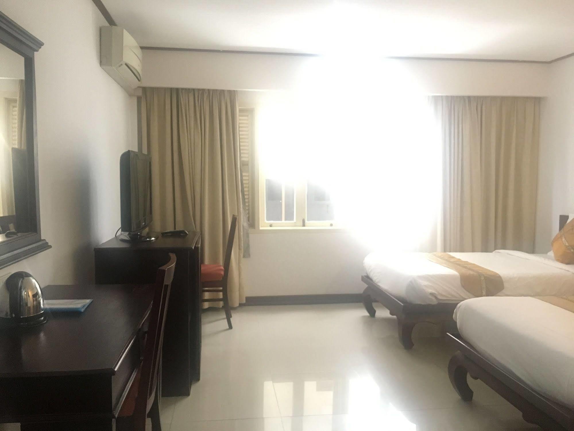 Av Hotel В'єнтьян Екстер'єр фото