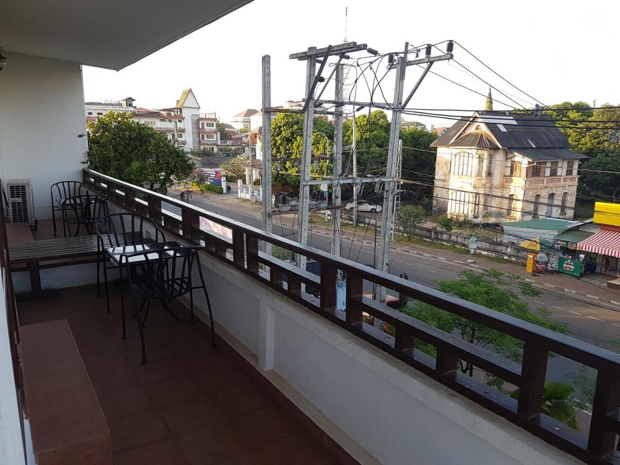Av Hotel В'єнтьян Екстер'єр фото